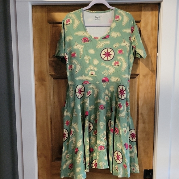 Playful Green Midi Dress with Fun Print - Picture 9 of 9